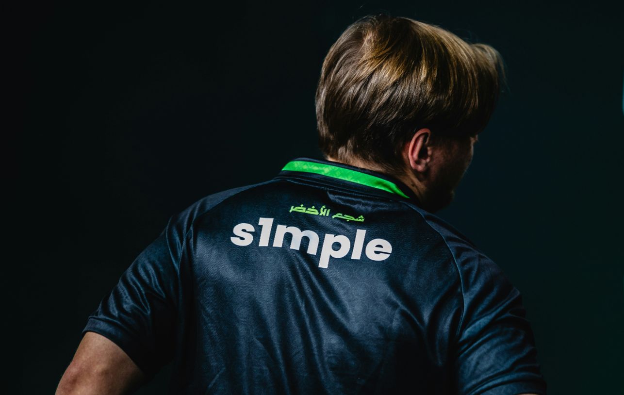 传闻： FUT Esports 可能签下前 NaVi Junior 阵容与 Misutaaa 。